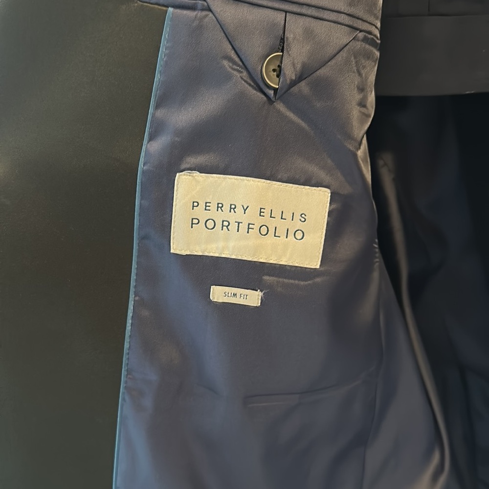 Men’s Navy Blue Tux with shirt and pants - Picture 2 of 7